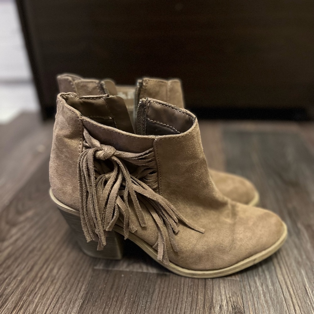Tan booties - Picture 2 of 3
